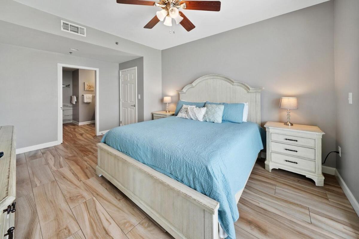 Apartment Splash 702w