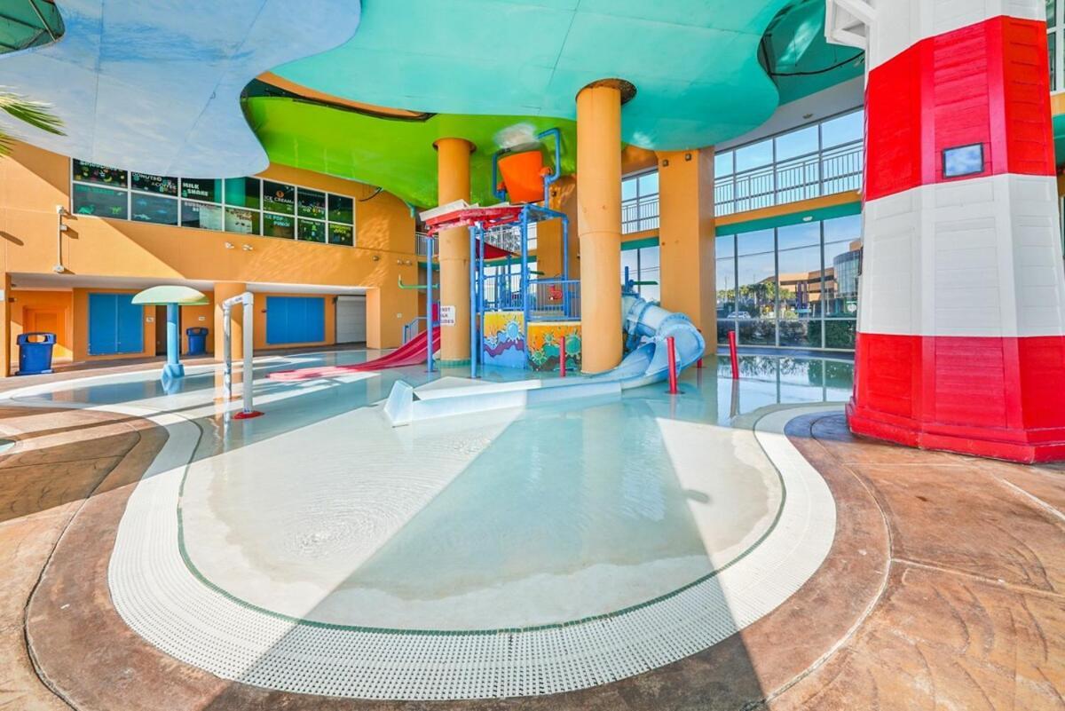 Splash 702w Apartment